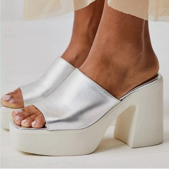 Jeffrey Campbell Silver Platform Heels - Picture 1 of 6